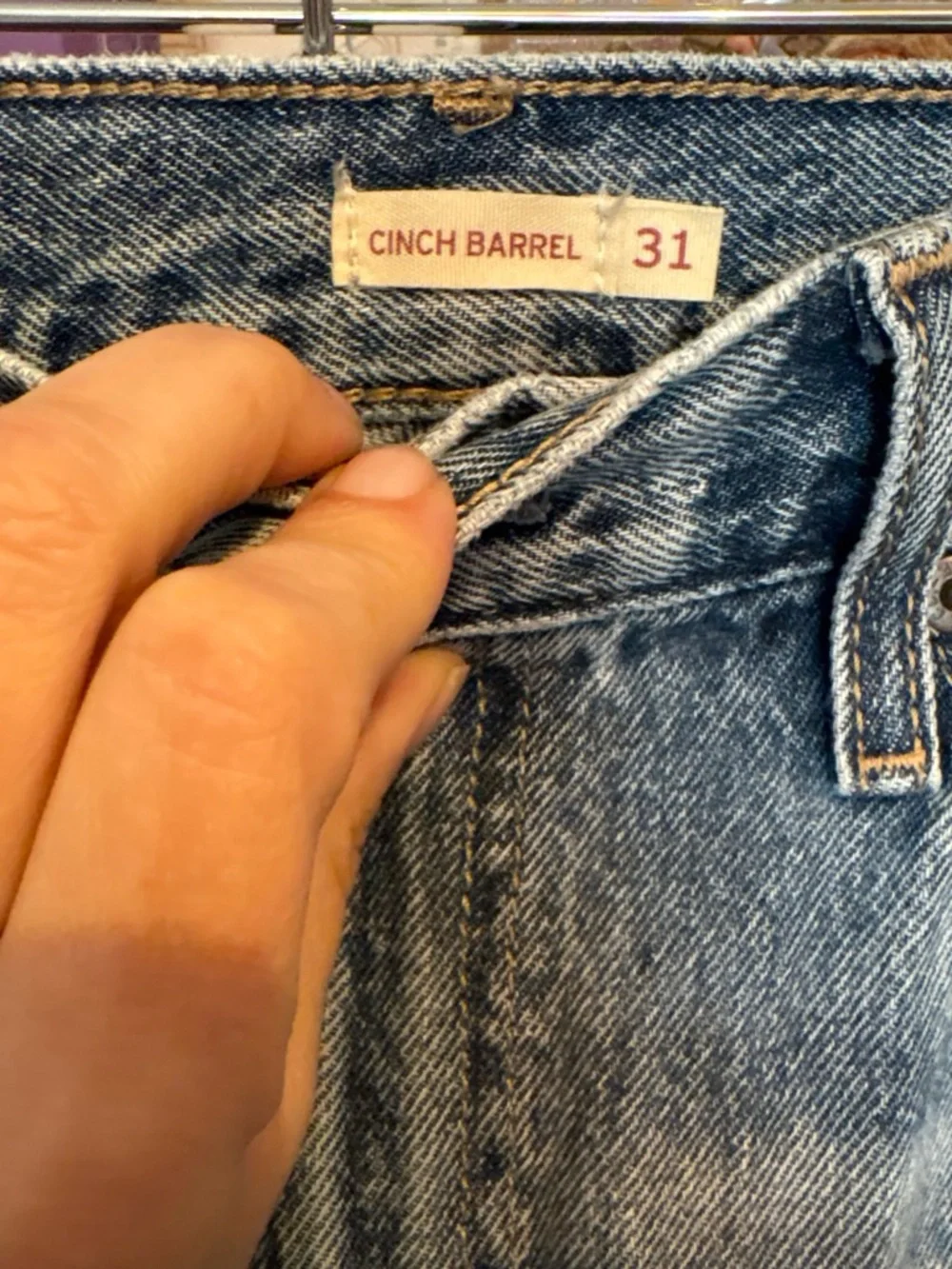 Levi’s cinched barrel women’s jeans